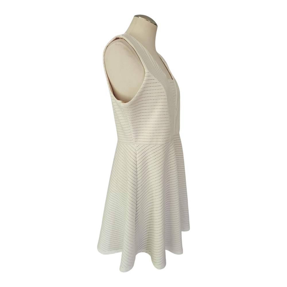 Maurices White Fit Flare Dress Textured V Neck Sleeveless Size 13 14 - Picture 3 of 10